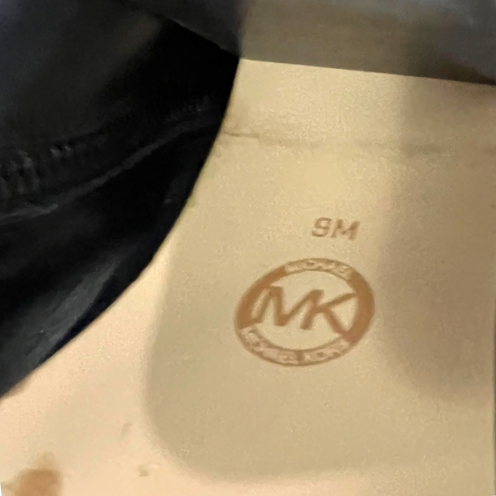 Michael Kors Black Leather Buckle Ankle Boots Block Heel Side Zip Womens 9M - Picture 7 of 7